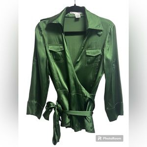 DIANE von FURSTENBERG Women’s Emerald Green Silk Wrap Top - size 6